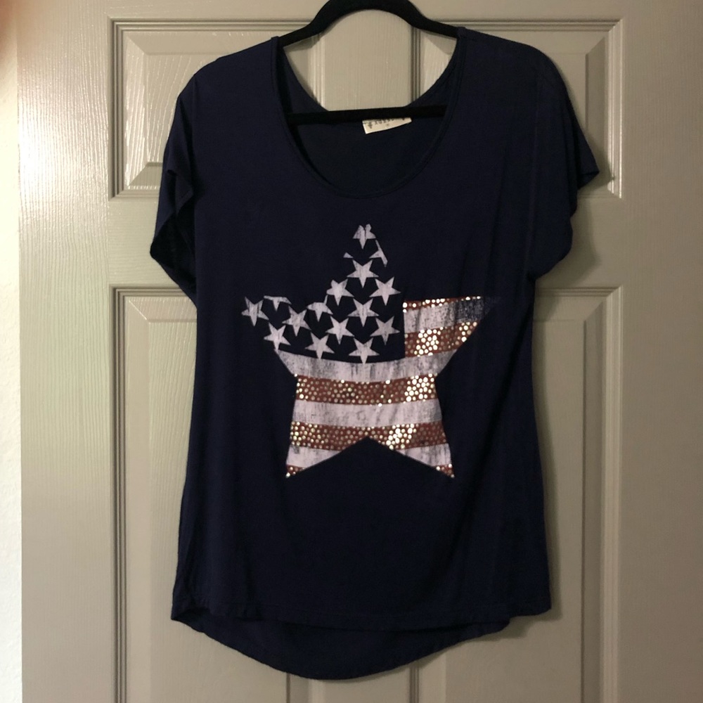 🌈3/$15🌈 Women’s Blouse with a Star